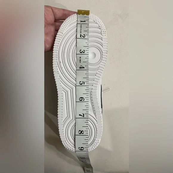 NWT Nike Force 1 Youth Size 2 Black & White Sneakers shoes - Picture 13 of 15